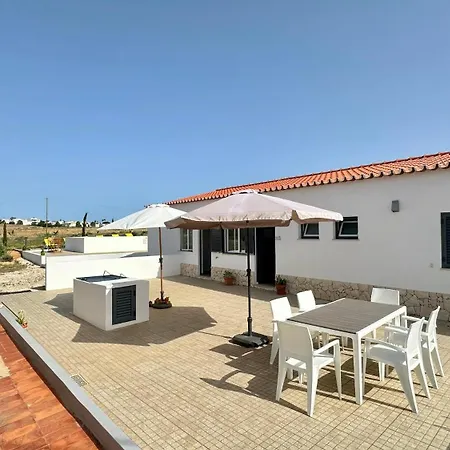 Casa Do Monte Private Pool Near Gale For 10 Guests, בית נופש אלבופיירה
